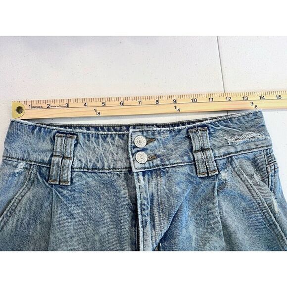American Eagle Highest Rise Mom Jeans Blue sz 2 Long Distressed - Picture 5 of 10